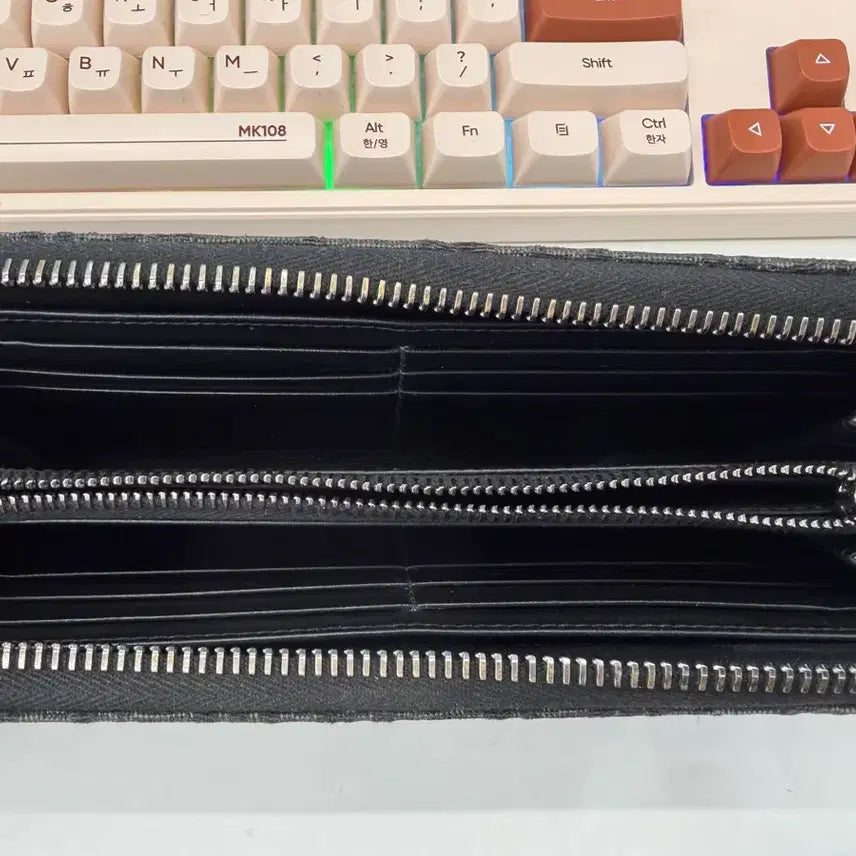 [SOLD OUT] 풀구성 디올 오블리크 지퍼 장지갑 팔아요