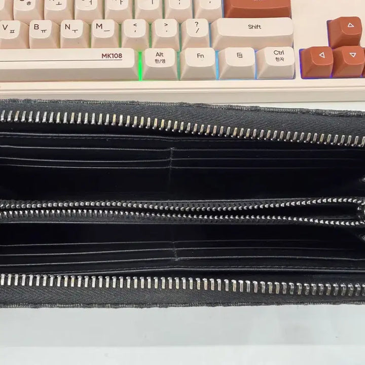 [SOLD OUT] 풀구성 디올 오블리크 지퍼 장지갑 팔아요