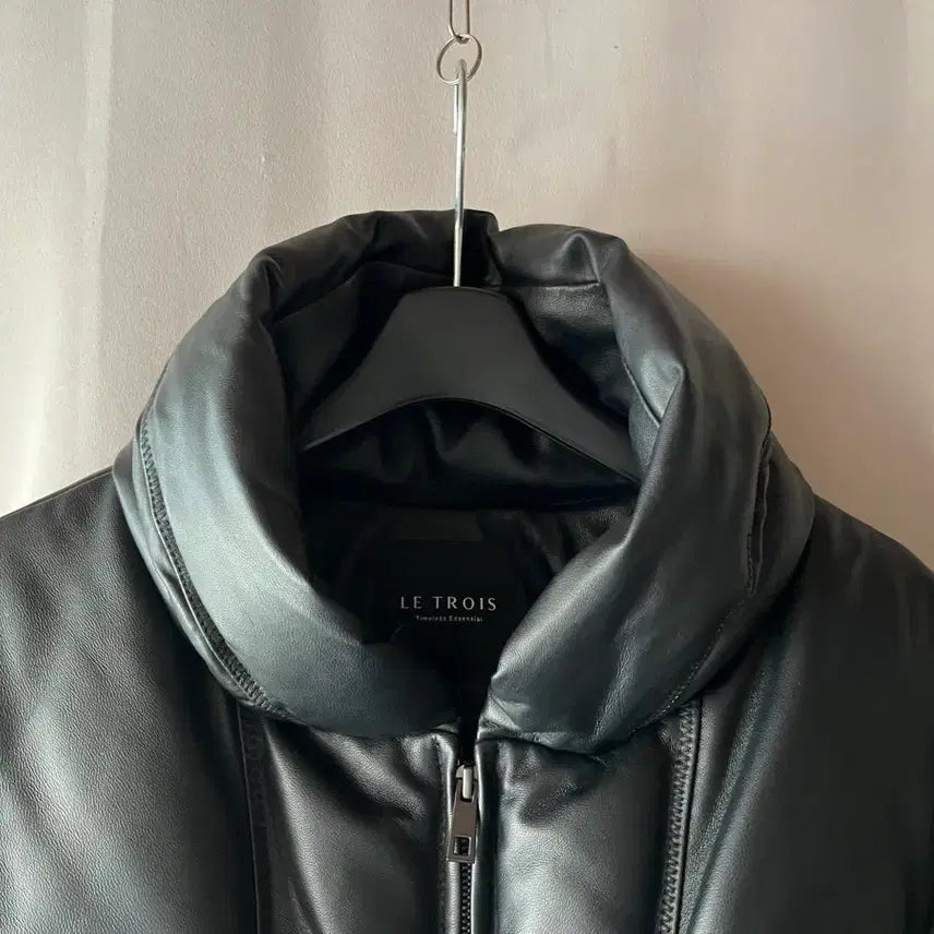 [BUNJANG] LE TROIS Leather Goose Down Short Padded Jacket / LE TROIS 양가죽 거위털 숏패딩
