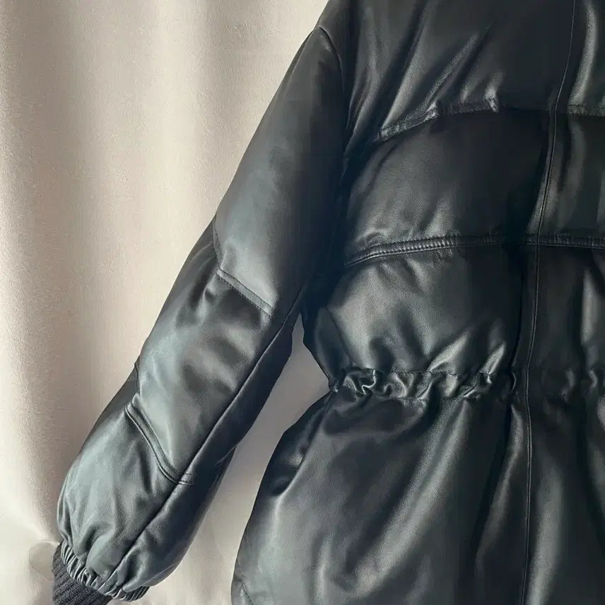 [BUNJANG] LE TROIS Leather Goose Down Short Padded Jacket / LE TROIS 양가죽 거위털 숏패딩