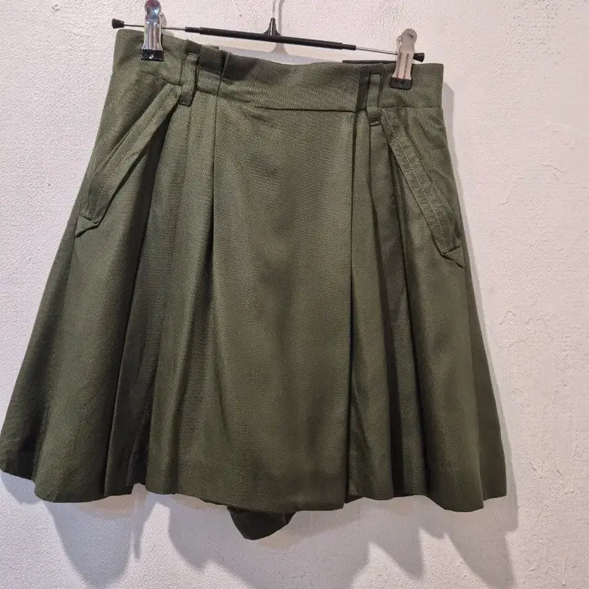 [SOLD OUT] 마인 카키 플리츠 미니 스커트 반바지