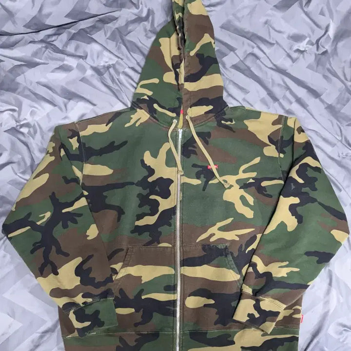 [BUNJANG] Supreme Small Box Logo Camo Hooded Zip-Up XL / 슈프림 스몰박스로고 카모 후드집업 XL