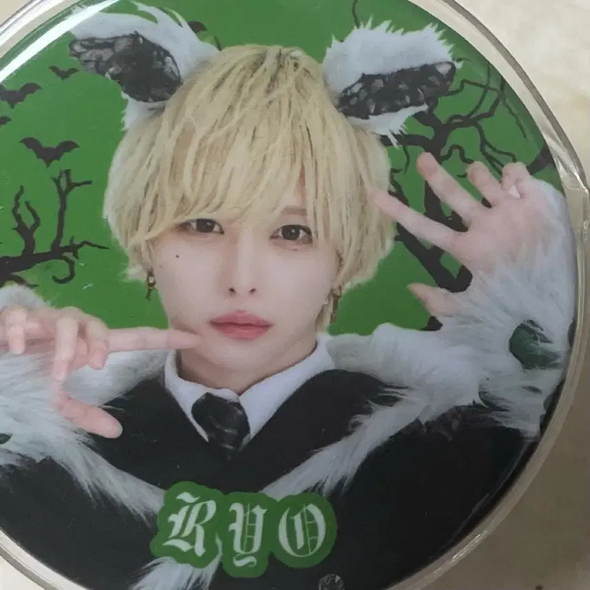 [BUNJANG] Lavusick Ryo Can Badge / 라부싯쿠 료 캔뱃지 판매