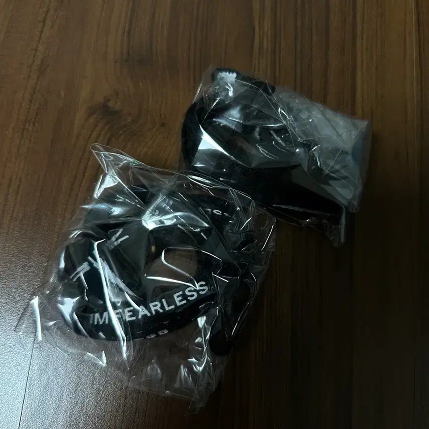 [BUNJANG] Le Sserafim x Peaches Collaboration Sweatshirt / 르세라핌x피치스 콜라보 맨투맨 등