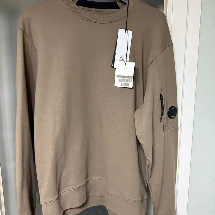 [BUNJANG] C.P. Company Brown Crewneck Sweatshirt (XL) / Cp컴퍼니 브라운 맨투맨 새상품(XL)