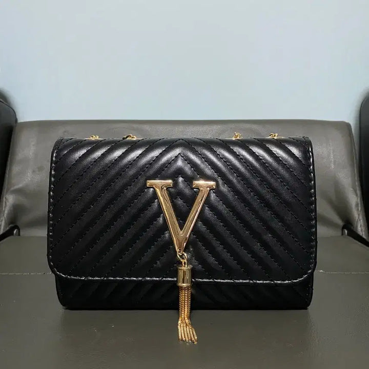 [BUNJANG] Black Quilted Gold Chain Shoulder Bag / 블랙 퀼팅 금장 로고 체인백 숄더백