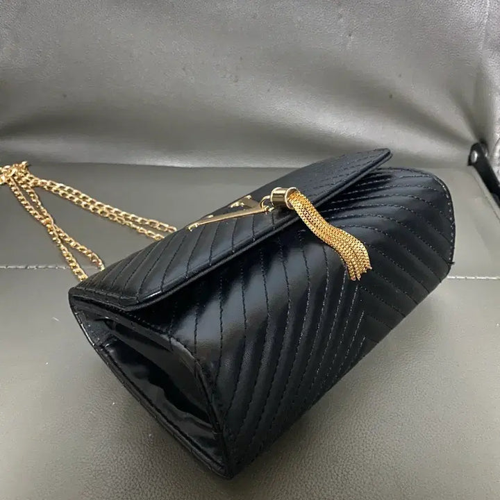 [BUNJANG] Black Quilted Gold Chain Shoulder Bag / 블랙 퀼팅 금장 로고 체인백 숄더백
