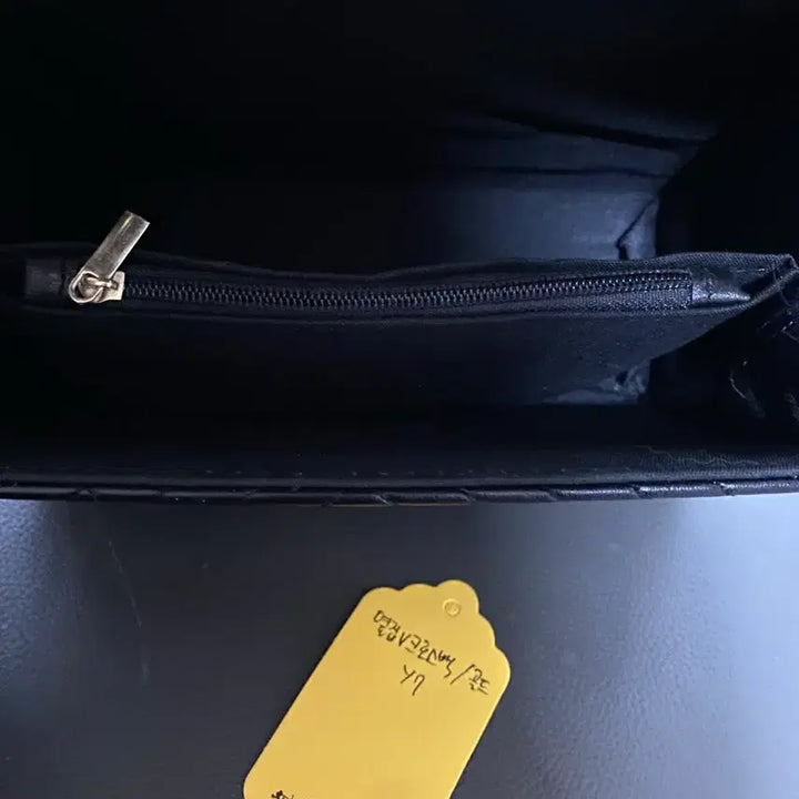 [BUNJANG] Black Quilted Gold Chain Shoulder Bag / 블랙 퀼팅 금장 로고 체인백 숄더백