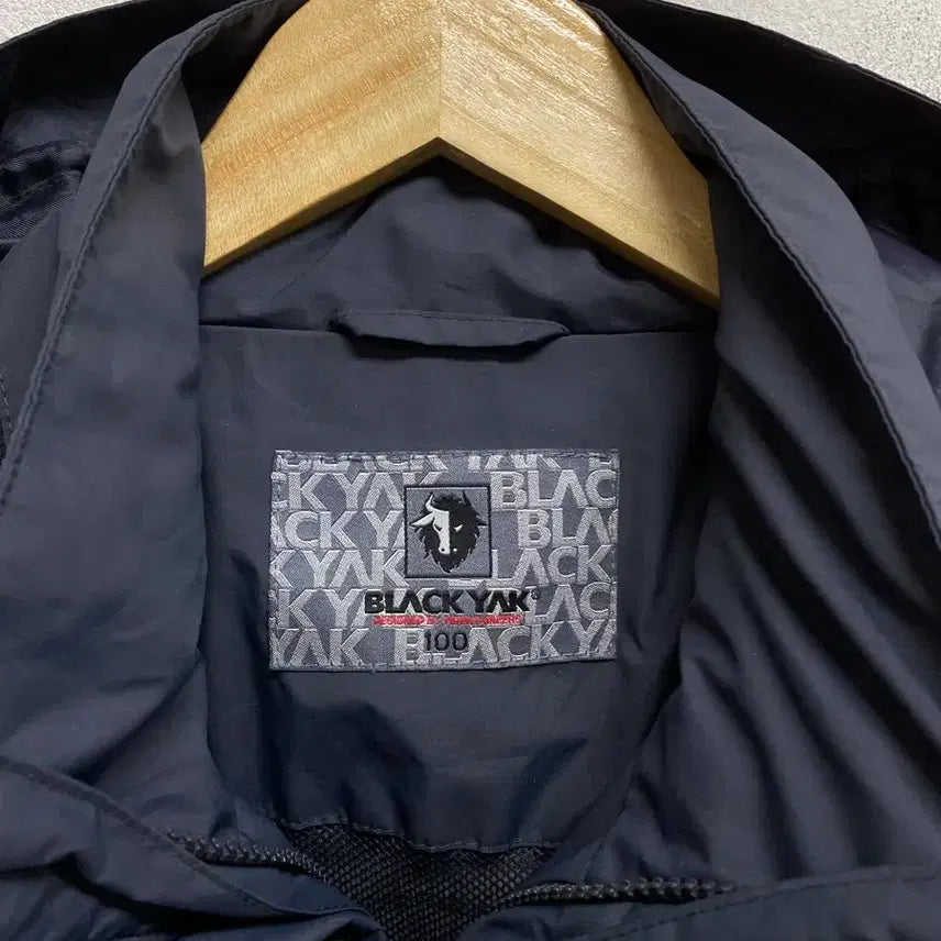 [BUNJANG] Black Yak Charcoal Windbreaker Jacket L / 블랙야크 차콜 바람막이 자켓 L