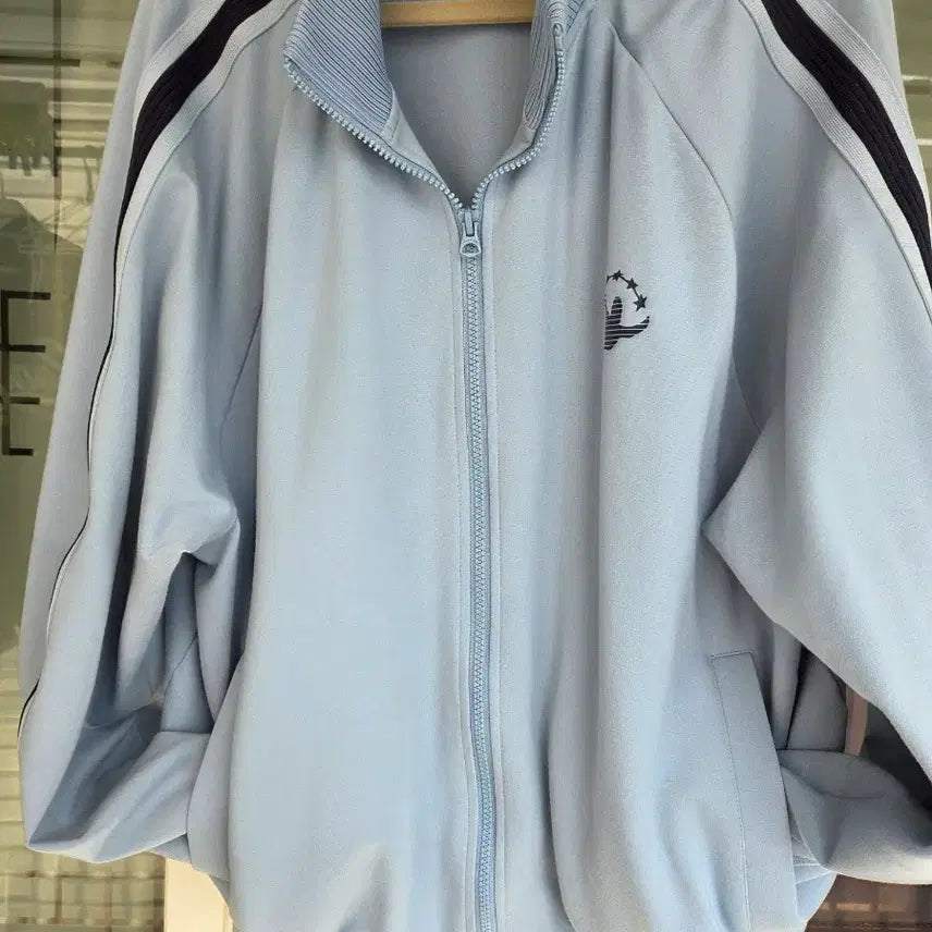 [SOLD OUT] 마크곤잘레스하늘색 트랙 자켓