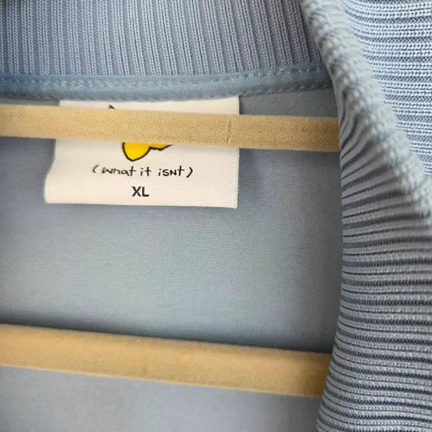 [SOLD OUT] 마크곤잘레스하늘색 트랙 자켓
