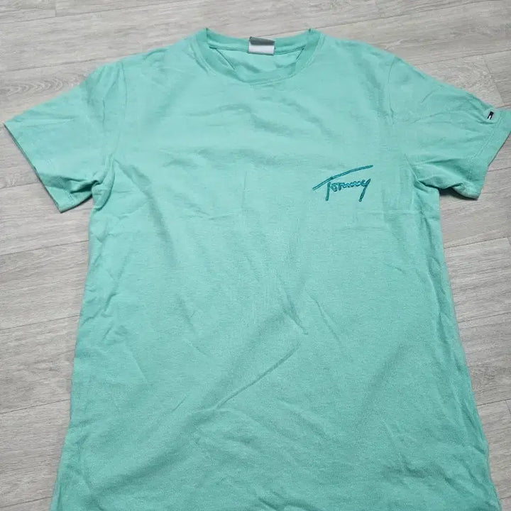 [BUNJANG] Tommy Hilfiger Mint Embroidered Logo T-Shirt / 여성 타미힐피거 민트 반팔 티셔츠