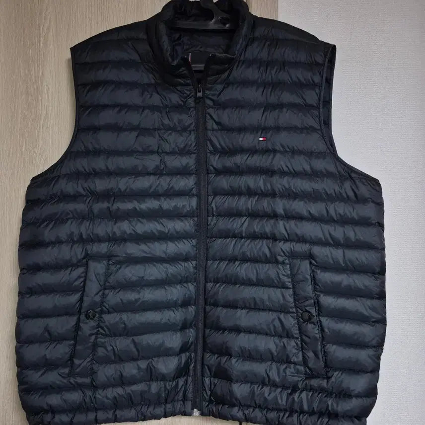 [BUNJANG] Tommy Hilfiger Lightweight Down Vest 110 Size / 타미힐피거 정품 오리털 경량패딩 조끼 110사이즈 판매합니다