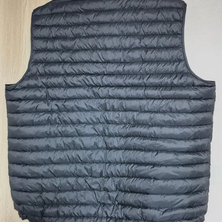 [BUNJANG] Tommy Hilfiger Lightweight Down Vest 110 Size / 타미힐피거 정품 오리털 경량패딩 조끼 110사이즈 판매합니다