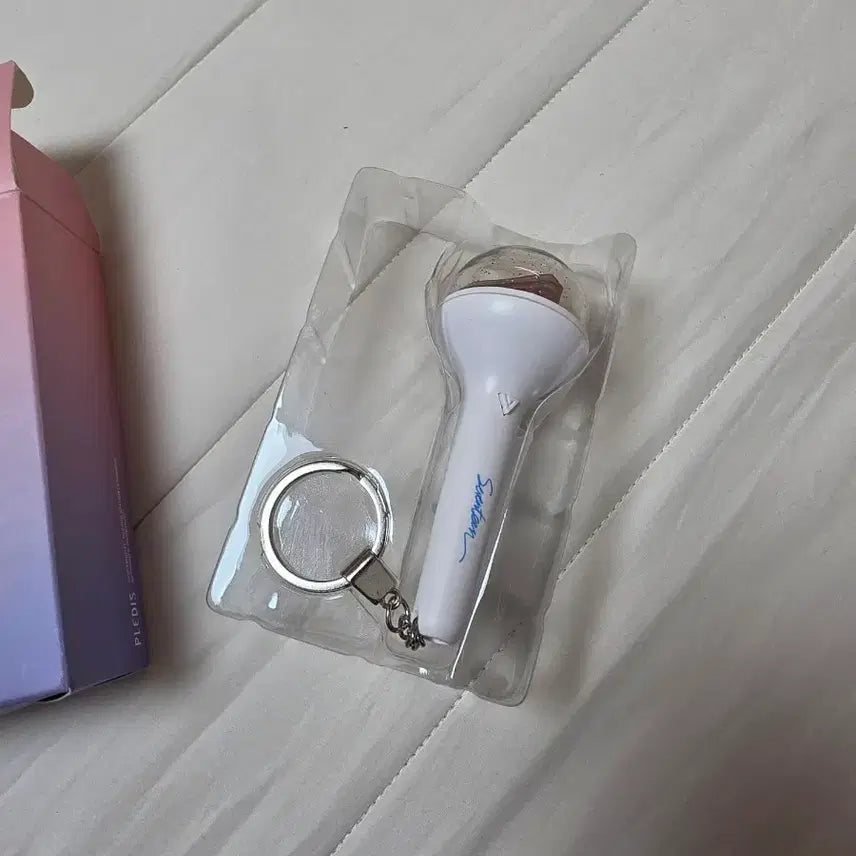 [BUNJANG] SEVENTEEN Carat Bong (Ver. 1) Keyring / 세븐틴 캐럿봉(구럿봉) 키링 미개봉