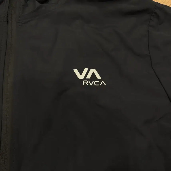 [BUNJANG] RVCA Windbreaker Training Jacket / RVCA 루카 윈드브레이커 L 트레이닝 자켓 러닝 주짓수