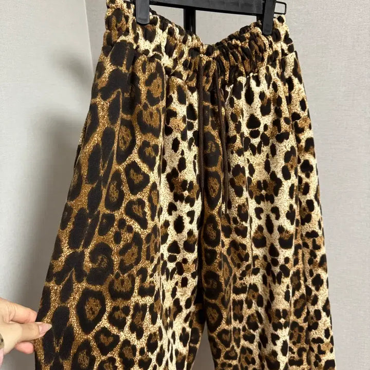 [BUNJANG] Bonita Leopard Print Jogger Pants / 보니타 호피 조거팬츠 기모
