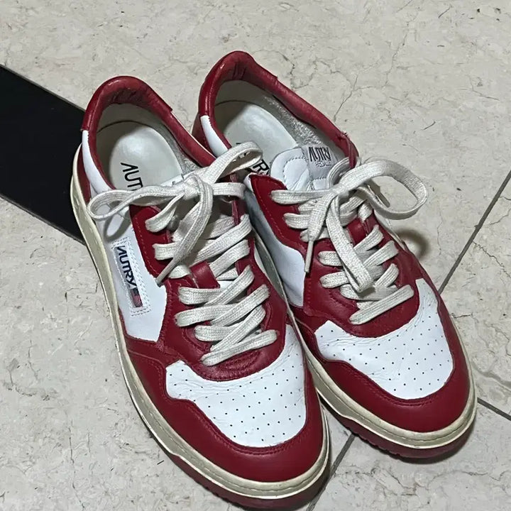 [BUNJANG] Autry Medalist Sneakers / 오트리 메달리스트 스니커즈