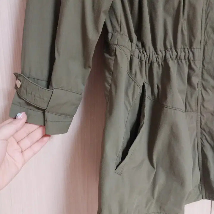 [BUNJANG] Olivia Hassler Khaki Hooded Field Jacket / Olivia Hassler 카키색 후드 야상 점퍼 55 66