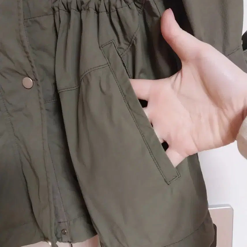 [BUNJANG] Olivia Hassler Khaki Hooded Field Jacket / Olivia Hassler 카키색 후드 야상 점퍼 55 66