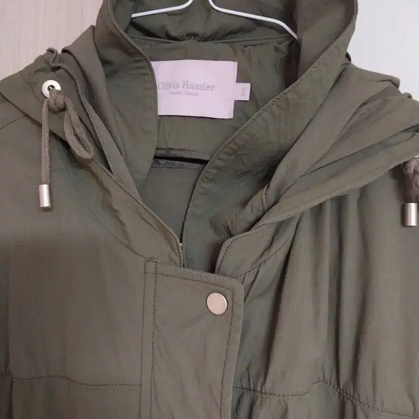 [BUNJANG] Olivia Hassler Khaki Hooded Field Jacket / Olivia Hassler 카키색 후드 야상 점퍼 55 66