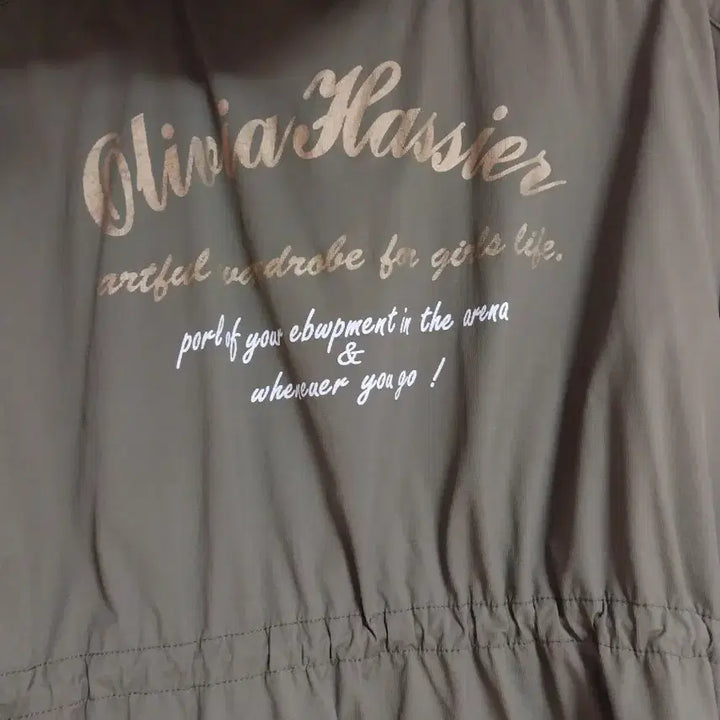 [BUNJANG] Olivia Hassler Khaki Hooded Field Jacket / Olivia Hassler 카키색 후드 야상 점퍼 55 66
