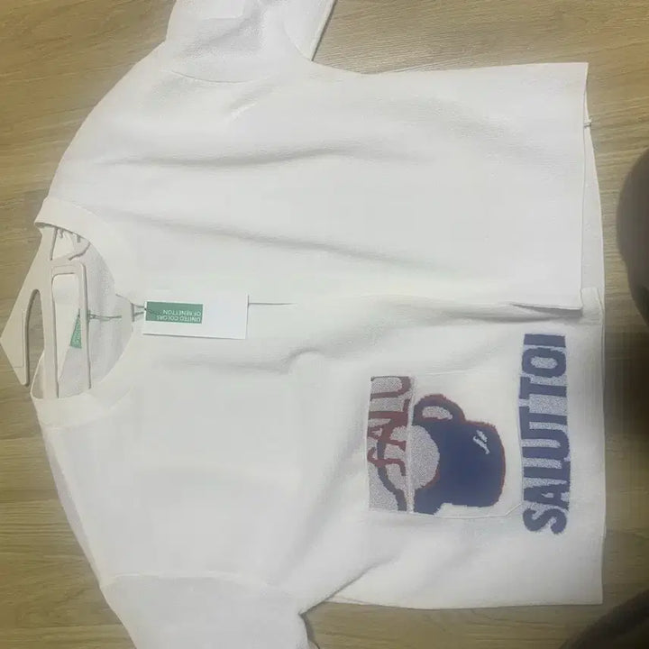 [BUNJANG] Benetton SALUTOI White Short-Sleeve T-Shirt / 베네통 화이트 SALUTOI 반팔 티셔츠