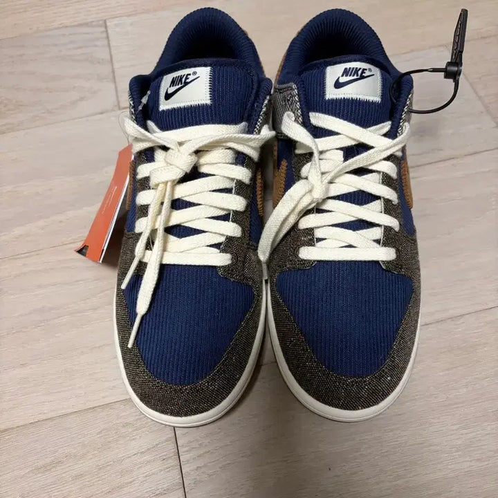 [BUNJANG] Nike Dunk Low Corduroy Navy Brown Sneakers / 나이키 덩크 로우 코듀로이 네이비 브라운