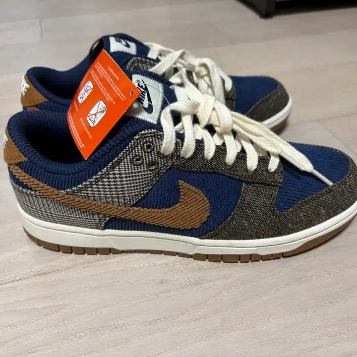 [BUNJANG] Nike Dunk Low Corduroy Navy Brown Sneakers / 나이키 덩크 로우 코듀로이 네이비 브라운