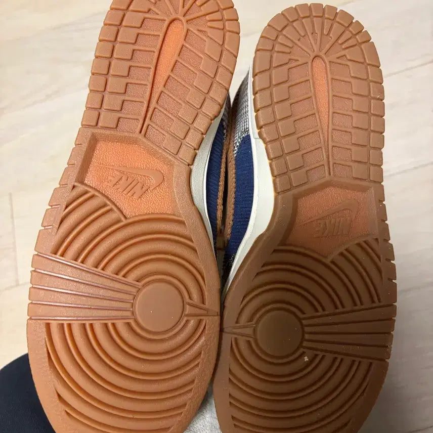 [BUNJANG] Nike Dunk Low Corduroy Navy Brown Sneakers / 나이키 덩크 로우 코듀로이 네이비 브라운
