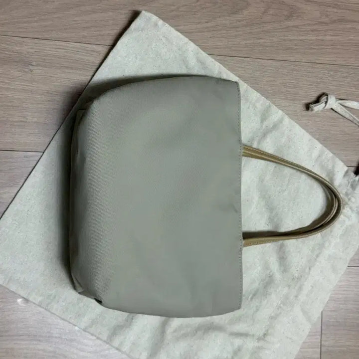 [BUNJANG] Minitmute Clo Mini Mocha Beige Bag / 미닛뮤트 클로미니 모카베이지 + 더스트백