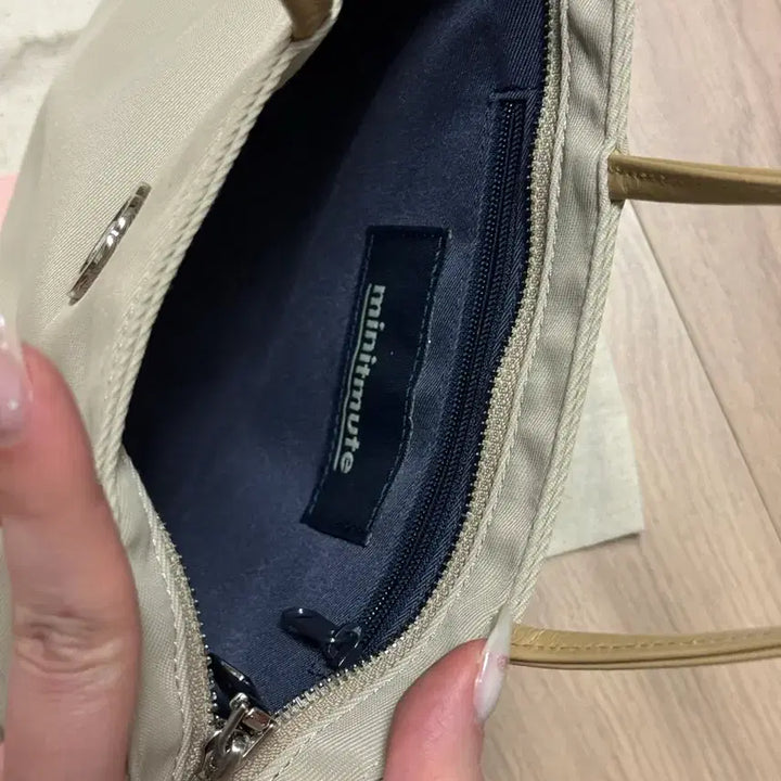 [BUNJANG] Minitmute Clo Mini Mocha Beige Bag / 미닛뮤트 클로미니 모카베이지 + 더스트백