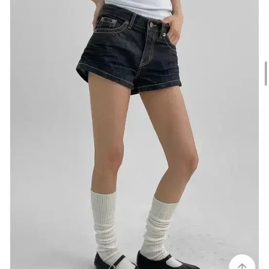[SOLD OUT] 새상품 에이블리 블랙업 핫크논페이드숏데님팬츠