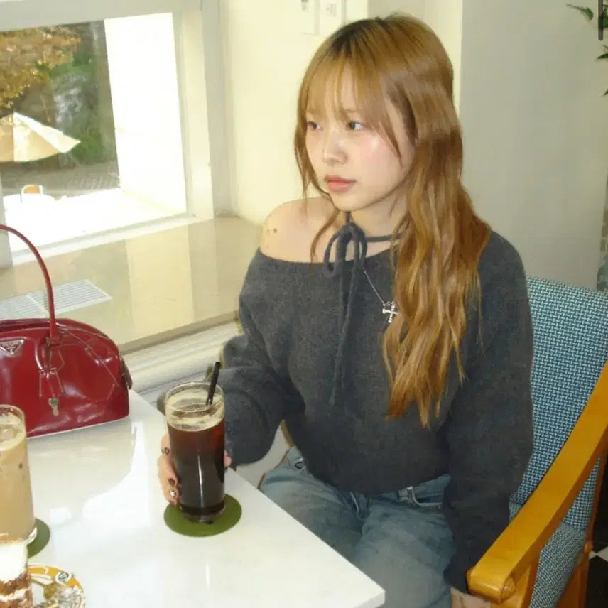 [BUNJANG] Ourcabinet Neck Strap Off Knit / 아워캐비넷 neck strap off knit