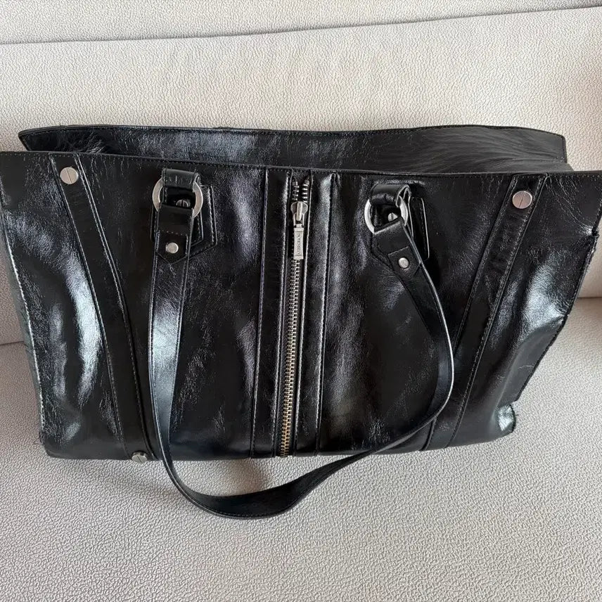 [BUNJANG] Bohemian Seoul Zipper Detail Shoulder Bag / 보헤미안 서울 ZIPPER DETAIL SHOULDER BAG