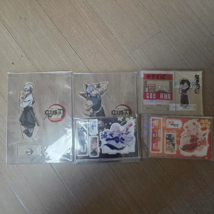 [BUNJANG] Demon Slayer Butterfly Mansion Acrylic Stand &amp; Diorama / 귀멸의 칼날 나비저택 아크릴 및 디오라마 판매