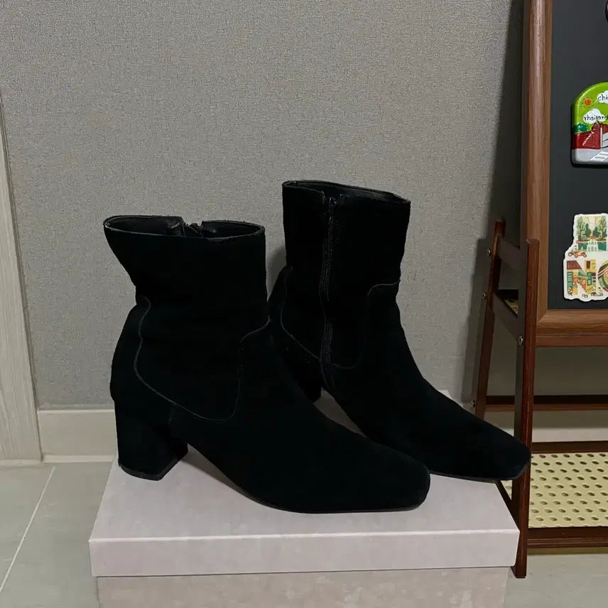 [SOLD OUT] 블랙 스웨이드 소가죽 100% 앵클부츠 240