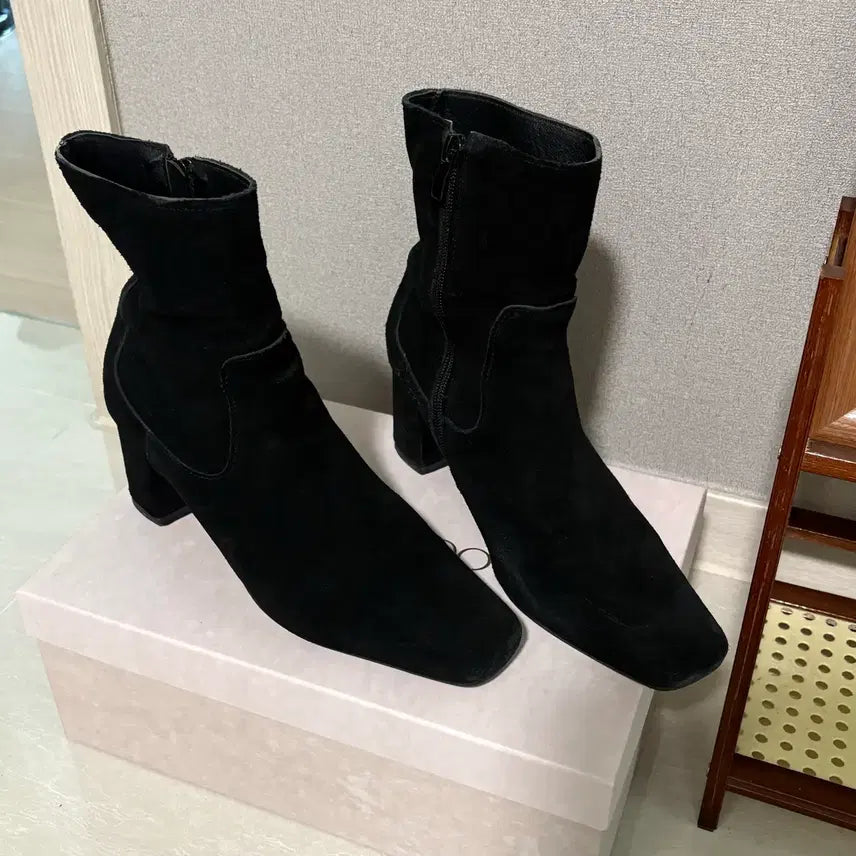 [SOLD OUT] 블랙 스웨이드 소가죽 100% 앵클부츠 240