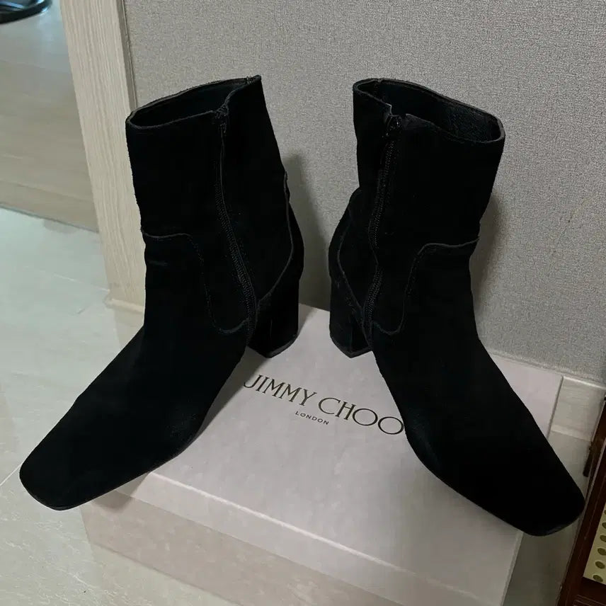[SOLD OUT] 블랙 스웨이드 소가죽 100% 앵클부츠 240