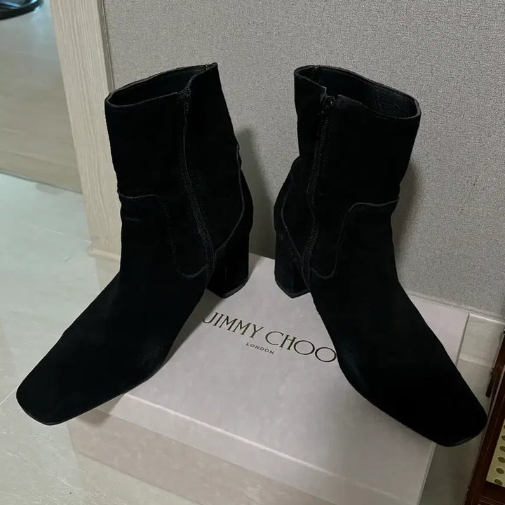 [SOLD OUT] 블랙 스웨이드 소가죽 100% 앵클부츠 240