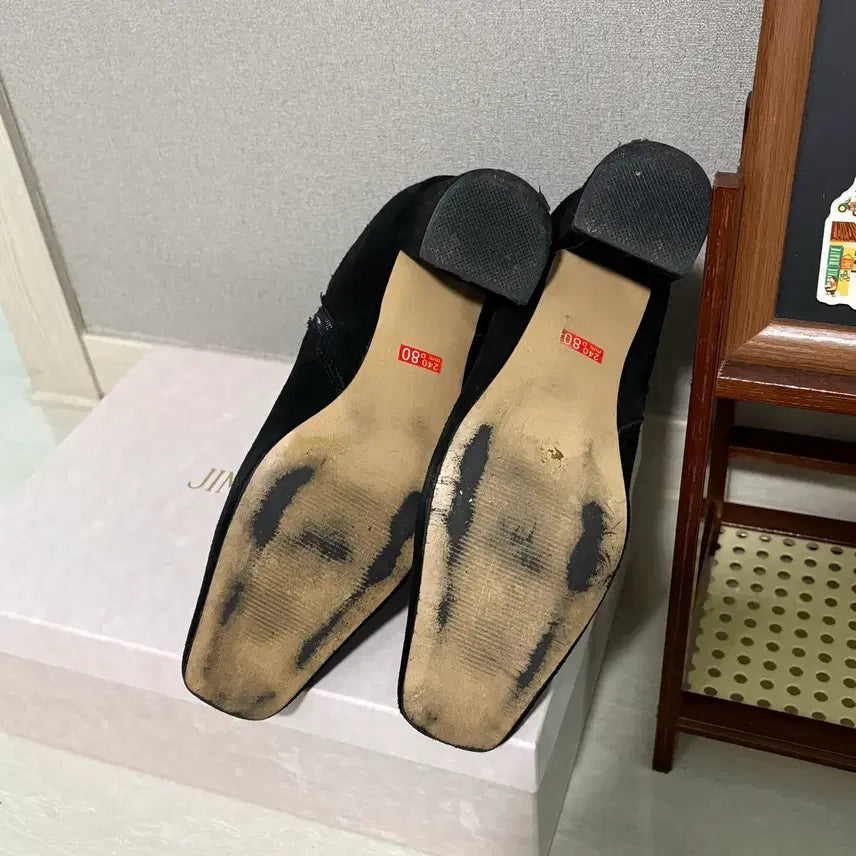 [SOLD OUT] 블랙 스웨이드 소가죽 100% 앵클부츠 240