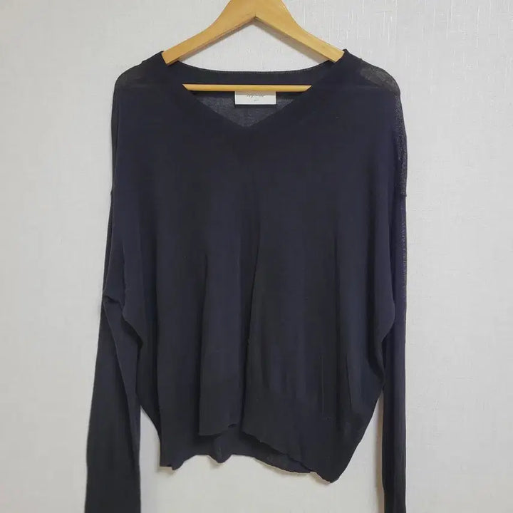 [BUNJANG] Oversized V-Neck Black Knit Long-Sleeve T-Shirt / 35.269.오보핏 빅사이즈 브이넥 검정색 니트 긴팔 티셔츠