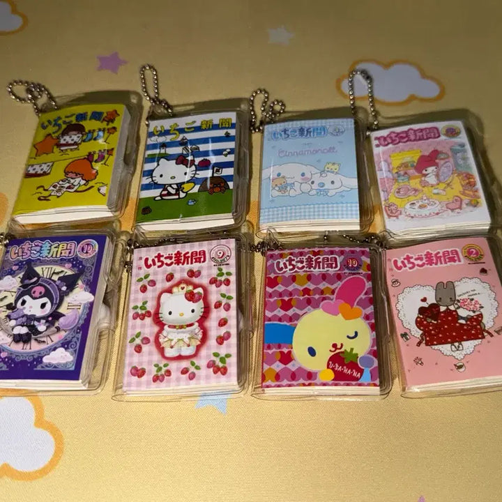 [BUNJANG] Sanrio Ichigo Shinbun 50th Anniversary Mini Note Keychain Gacha / 산리오 이치고신문 50주년 미니노트 키링 가챠