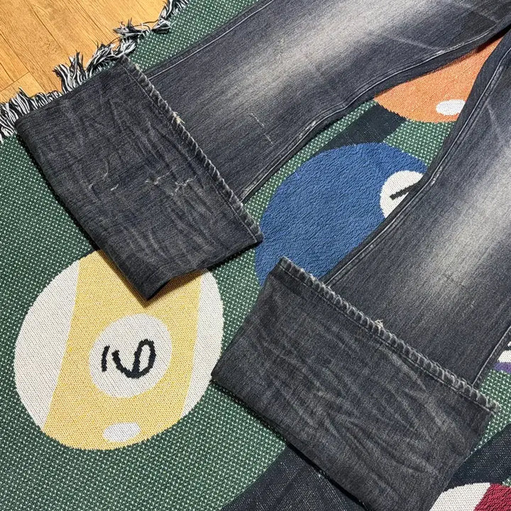[BUNJANG] Under My Car Pleated Jeans Gray / [2] 언더마이카 플레어진 워싱 그레이