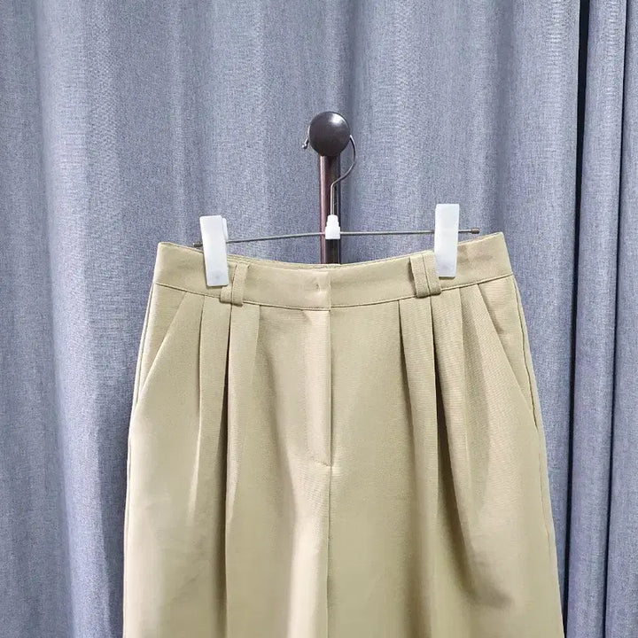 [SOLD OUT] M핀턱 베이지 고급 반바지