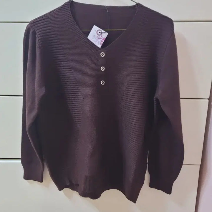 [BUNJANG] Macro Light Brown V-Neck Knit Sweater / Macro Light 브라운 브이넥 니트 (새상품)