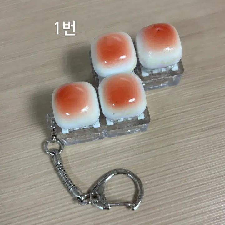 [BUNJANG] Clicker Keycap Keyring Toasted Bread Clicker / 클리커 키캡키링 구운식빵 딸깍이