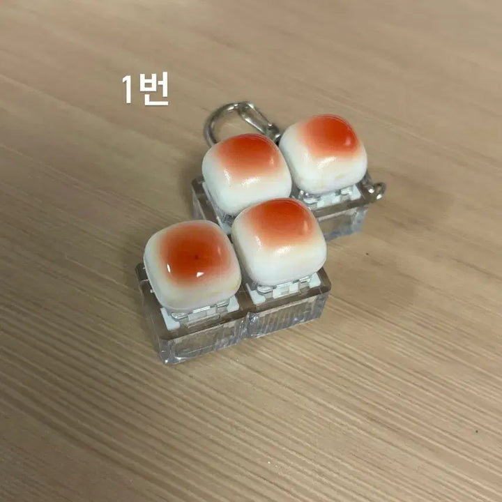 [BUNJANG] Clicker Keycap Keyring Toasted Bread Clicker / 클리커 키캡키링 구운식빵 딸깍이