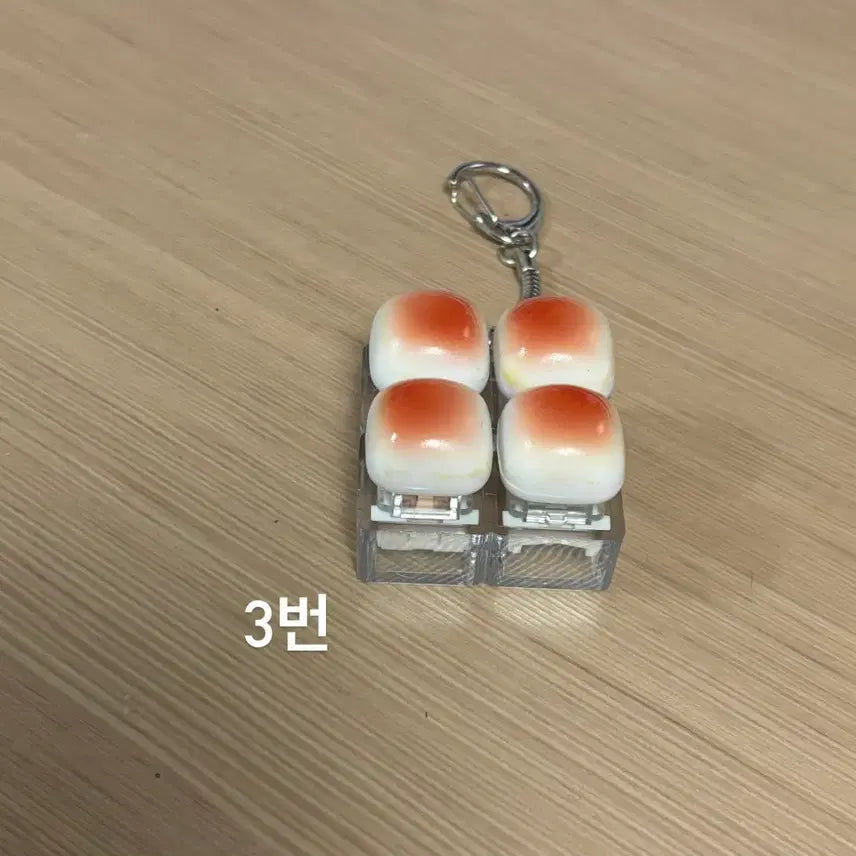 [BUNJANG] Clicker Keycap Keyring Toasted Bread Clicker / 클리커 키캡키링 구운식빵 딸깍이