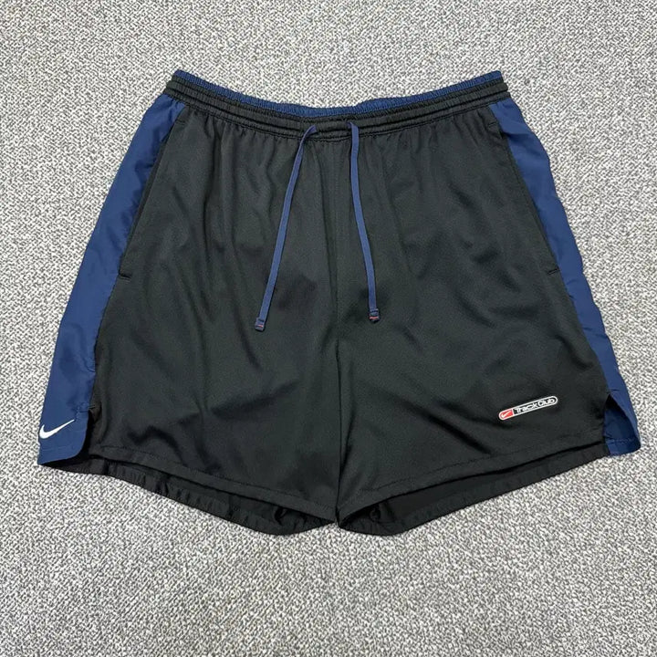 [SOLD OUT] L 나이키 드라이핏 러닝 트랙클럽 숏 팬츠 반바지